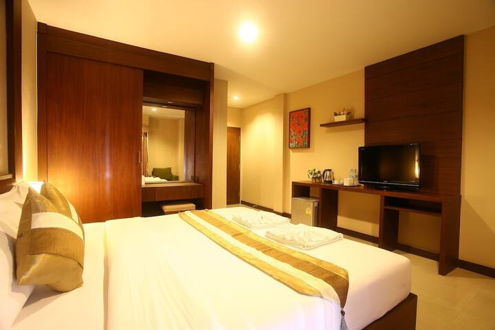 Room 13 of 34