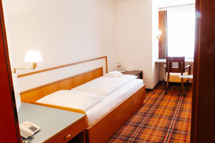 Room 16 of 47