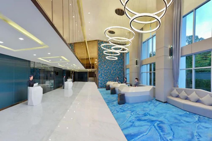 Hotel Interior 4 of 97