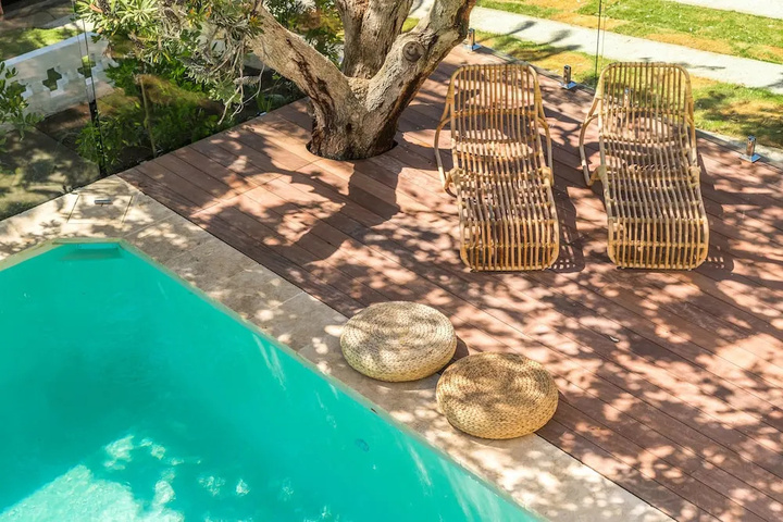 Pool 13 of 20