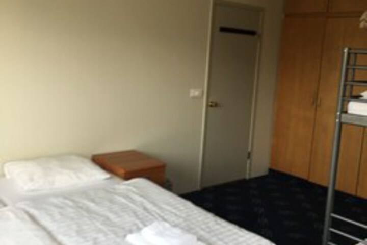 Room 25 of 49