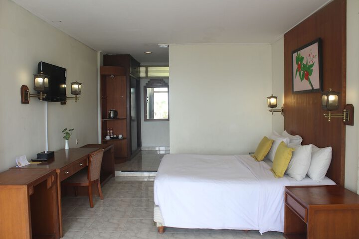 Room 15 of 43