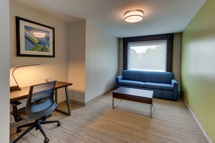 1 King Bed Suite (12 of 12)