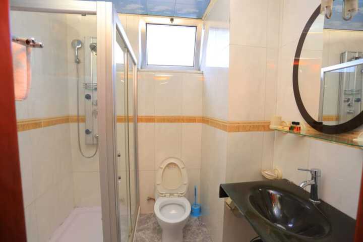 Room 15 of 24