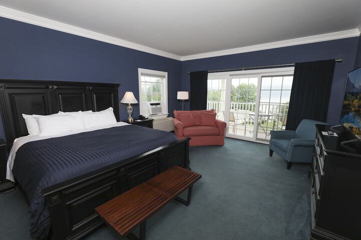 1 King Bed (30 of 65)