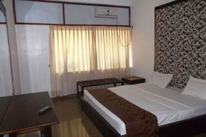 Room 14 of 42