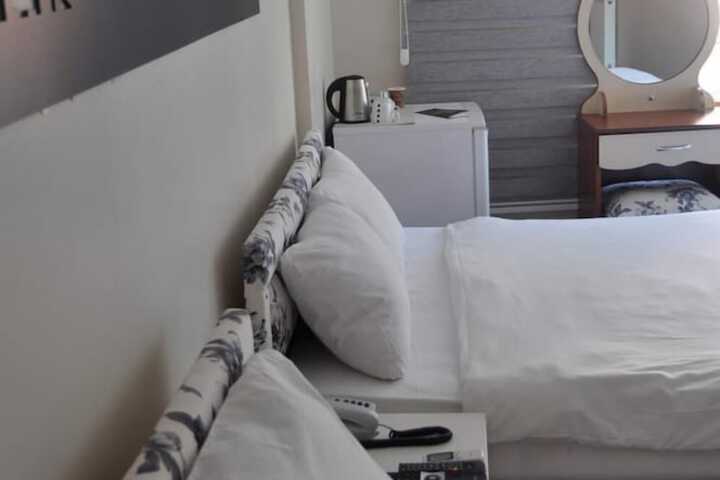 Room 9 of 29