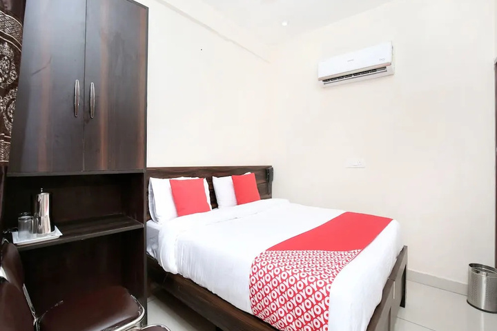 Room 3 of 13