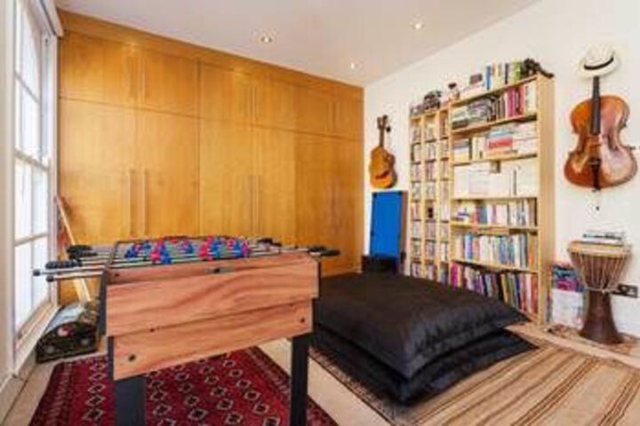 Room 18 of 22