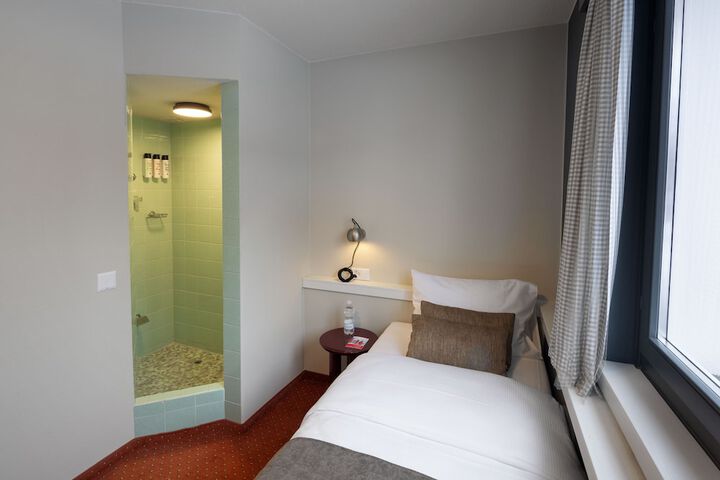 Room 2 of 46