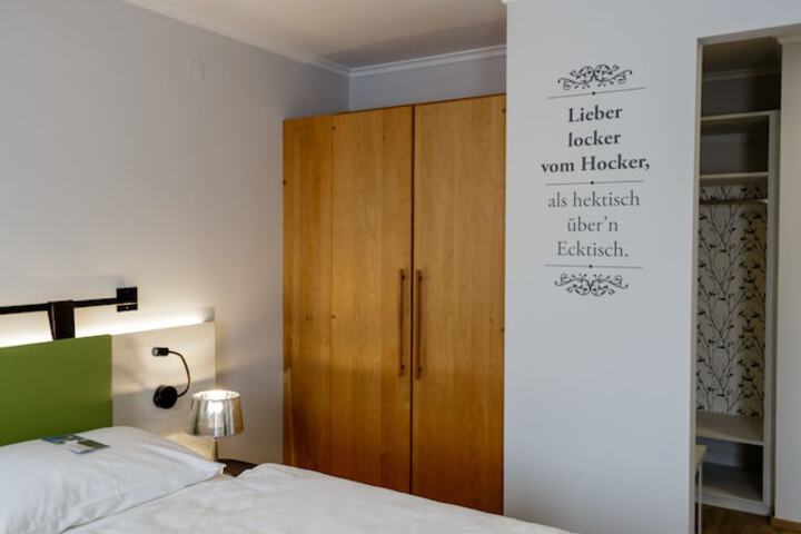 Room 14 of 60