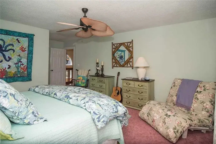 Room 6 of 26