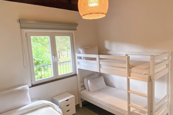 Room 33 of 122