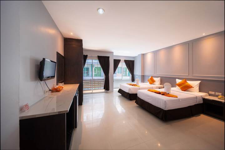 Room 5 of 25
