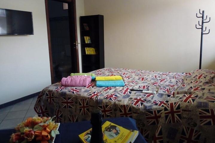 Room 12 of 14