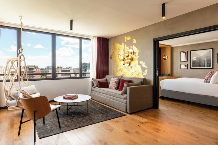Room 15 of 109