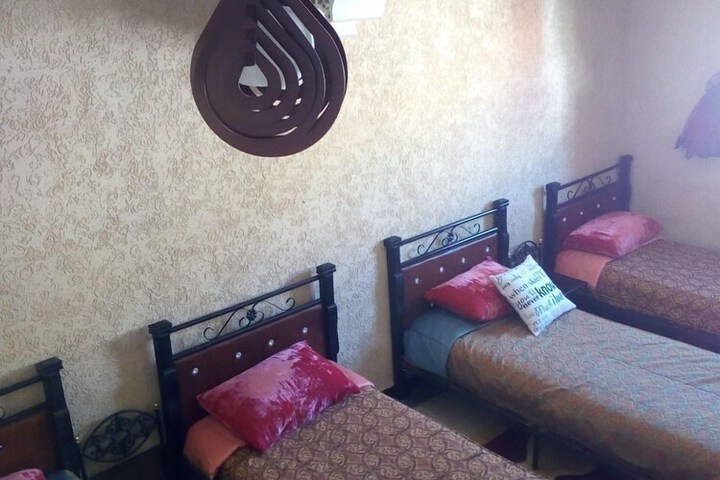 Room 6 of 42