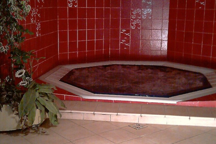 Spa 12 of 24
