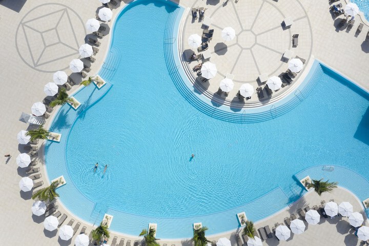 Pool 41 of 95