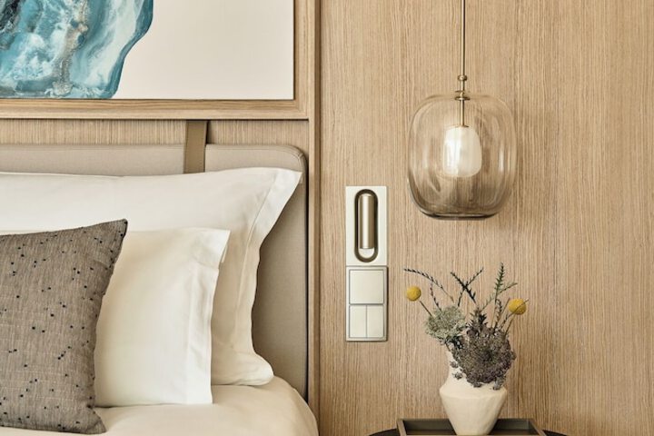 Room 120 of 578