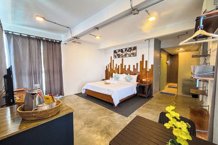 Room 106 of 240