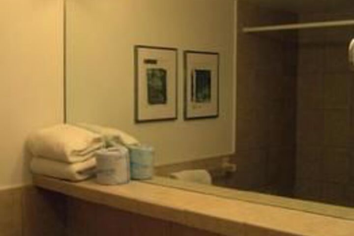 Room 4 of 40