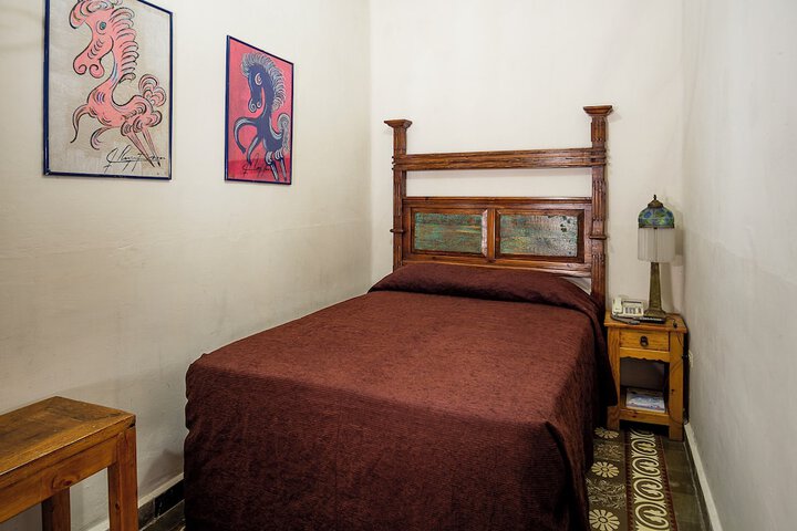 Room 6 of 11