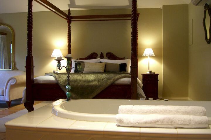 Room 5 of 49