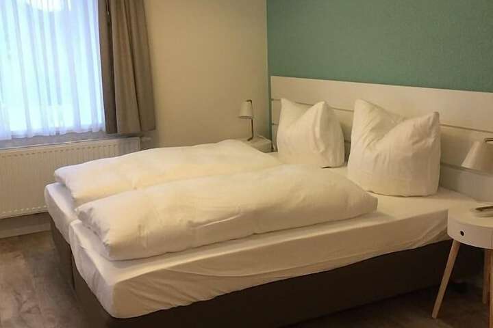 Room 4 of 47
