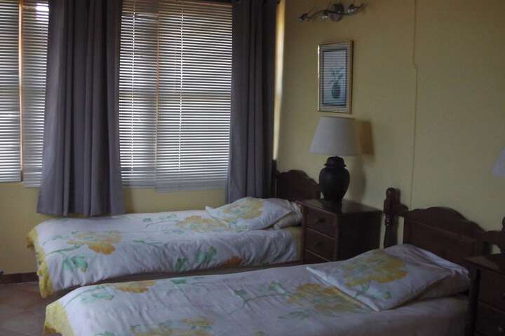 Room 7 of 33