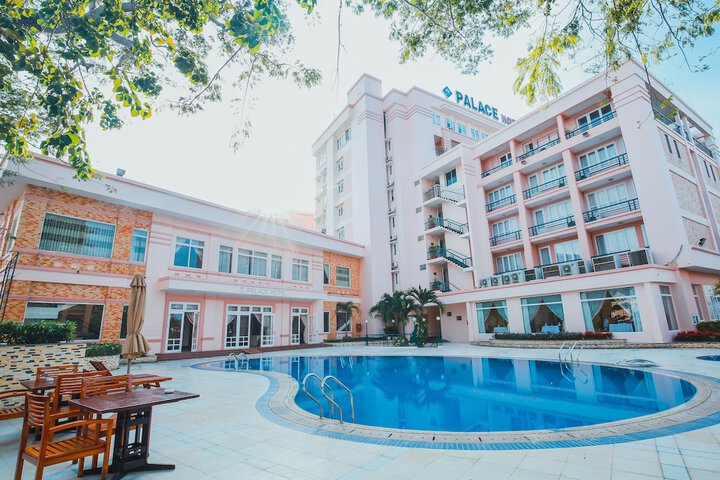 Pools & Facilities