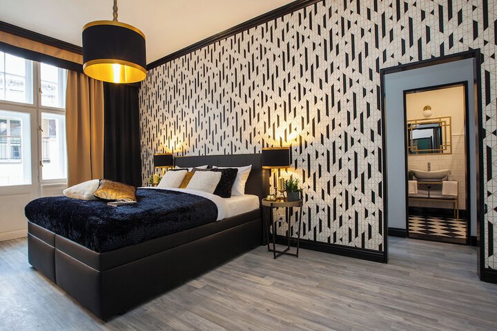 Room 43 of 61
