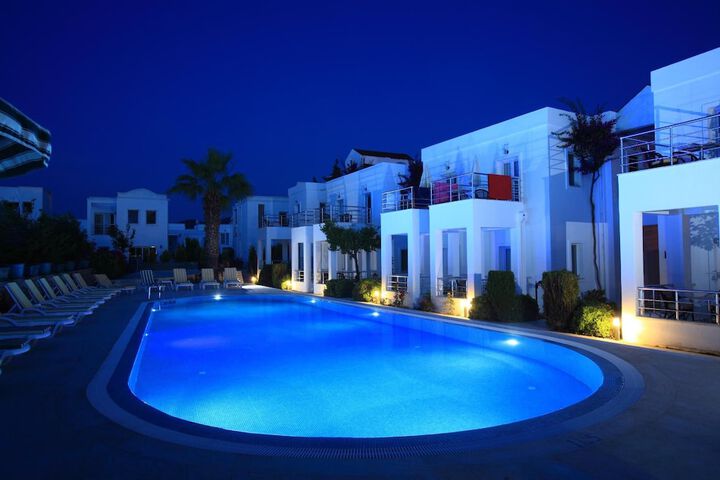 Pools & Facilities
