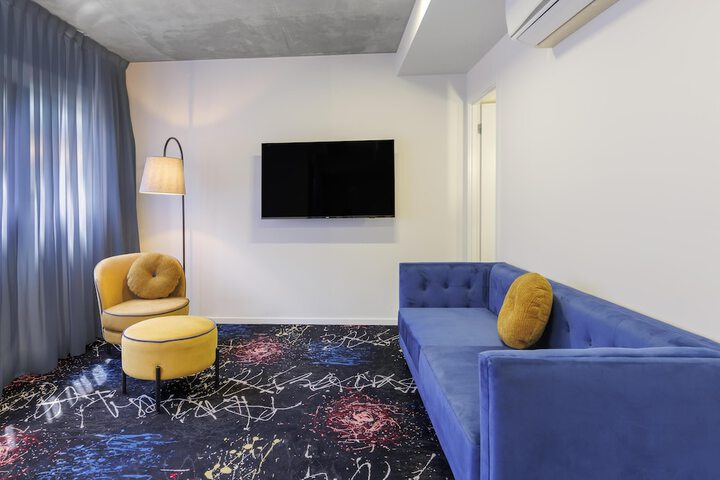 Room 65 of 112