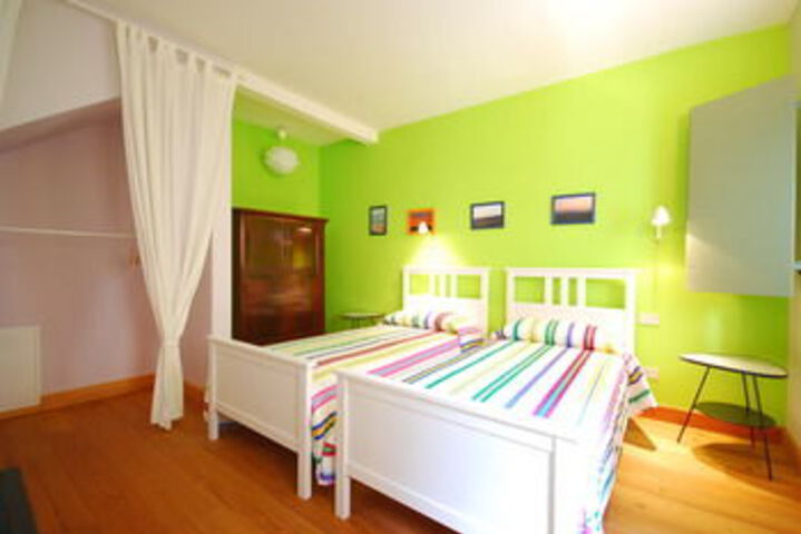 Room 13 of 35