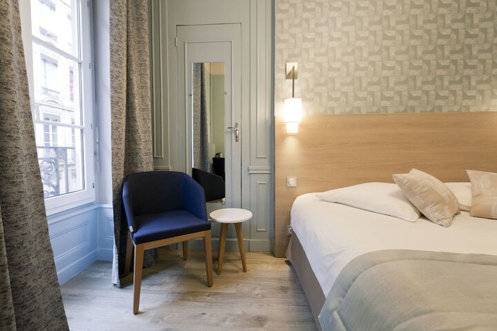 Room 10 of 43