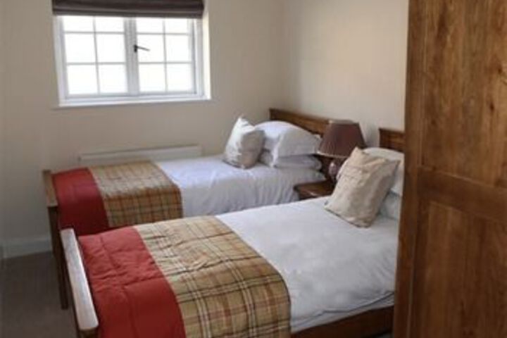 Room 8 of 18