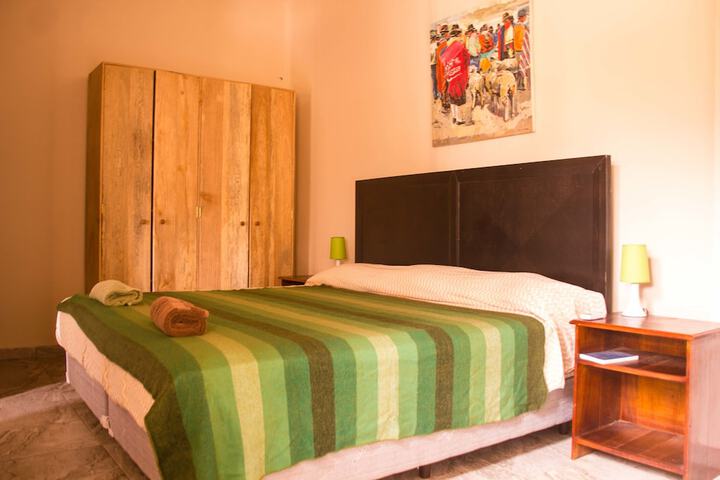 Room 6 of 78