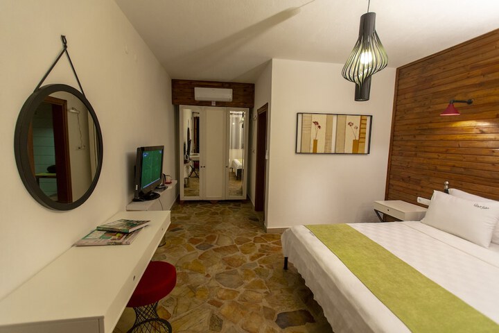 Room 13 of 85