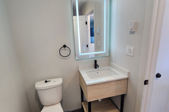 Room 14 of 19
