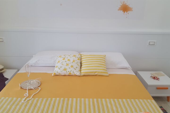 Room 25 of 86