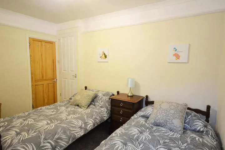 Room 4 of 14