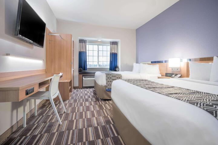 1 Queen Bed Accessible Room (11 of 25)