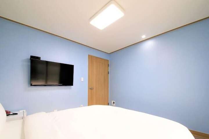 Room 29 of 42