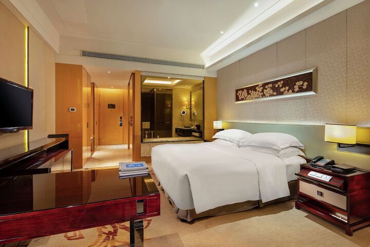 Room 14 of 68