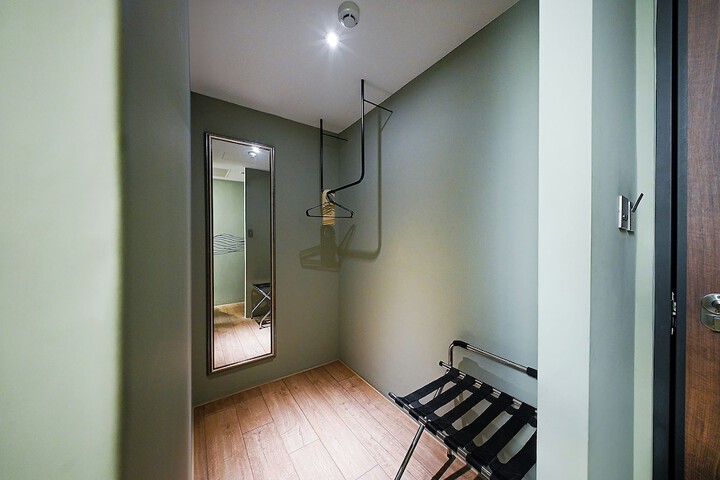 Room 41 of 141