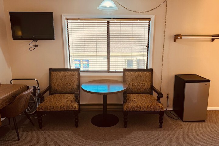 Room 10 of 24