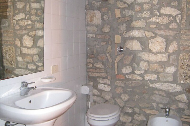 Room 6 of 54