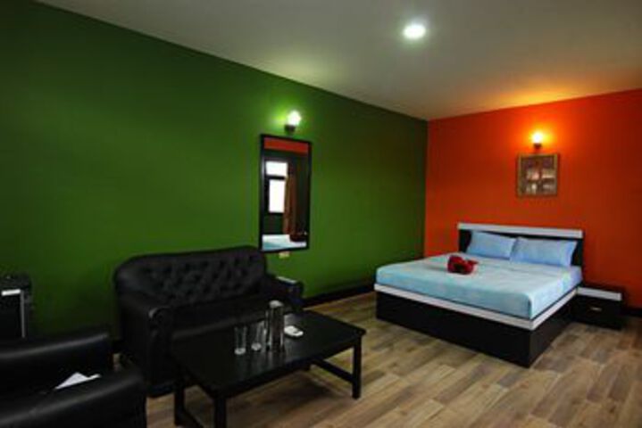 Room 14 of 28