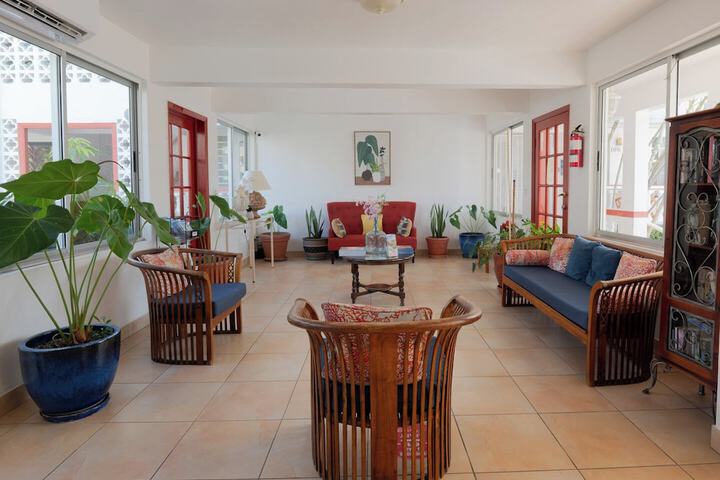 Guest Lobby